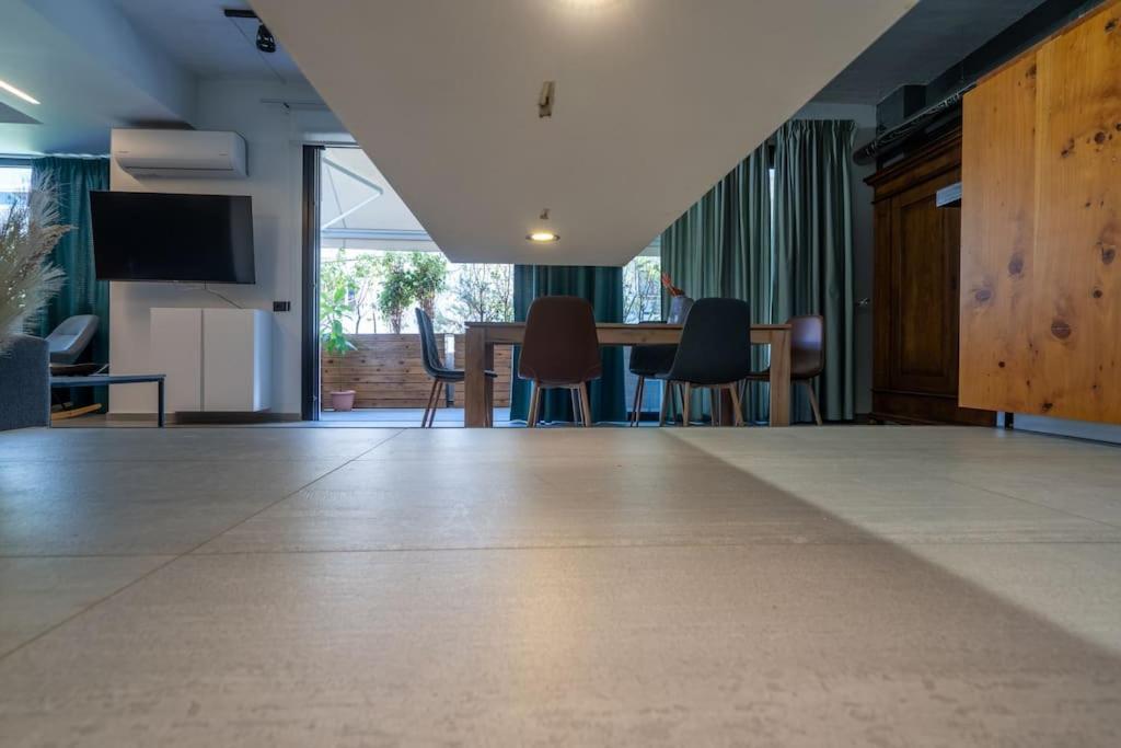 Apartment Central, Parking, Play Area, 1km To The Sea *
