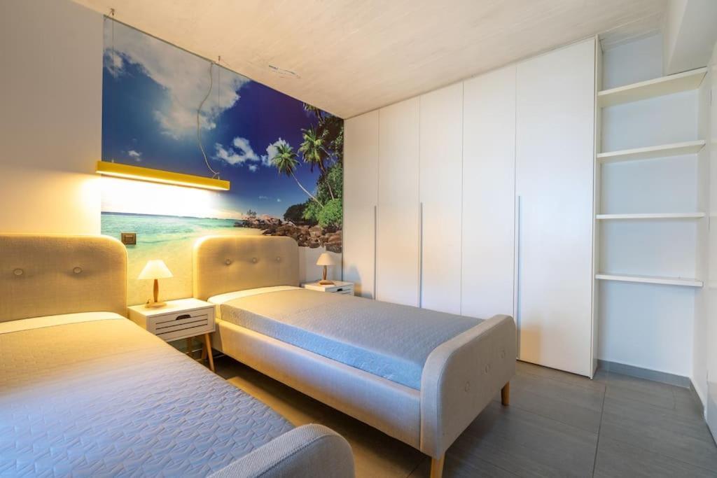 Central, Parking, Play Area, 1km To The Sea *