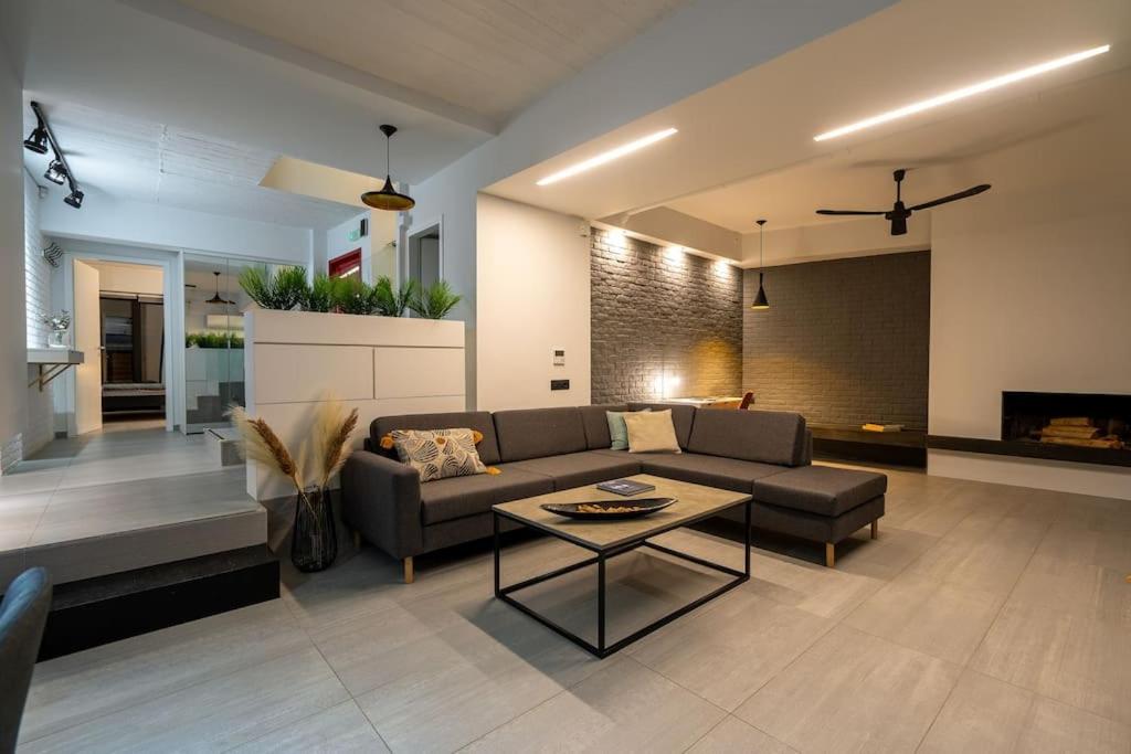 Central, Parking, Play Area, 1km To The Sea