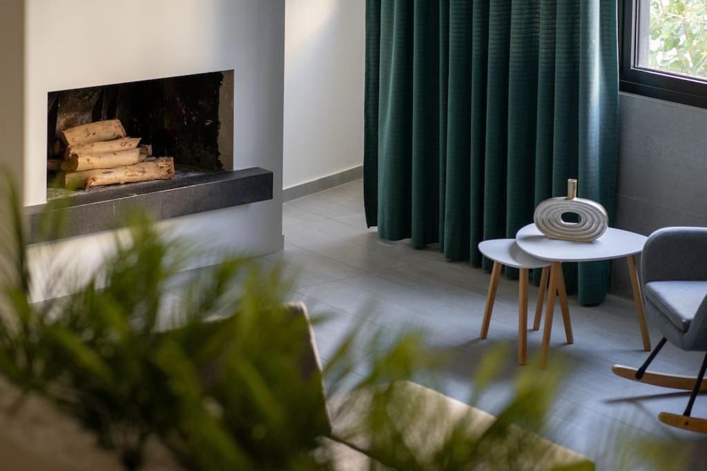 Central, Parking, Play Area, 1km To The Sea Apartment Heraklion (Crete)