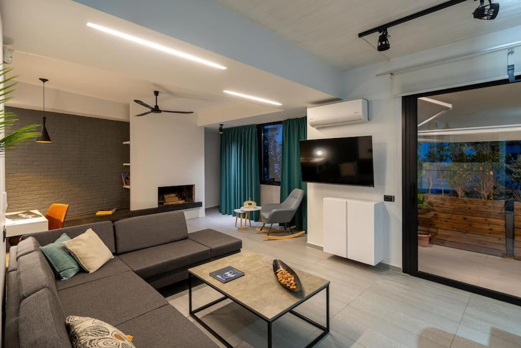 Apartment Central, Parking, Play Area, 1km To The Sea