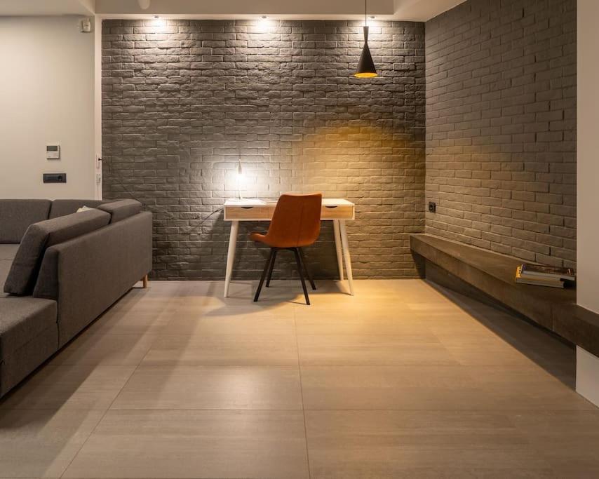 Central, Parking, Play Area, 1km To The Sea Iraklio